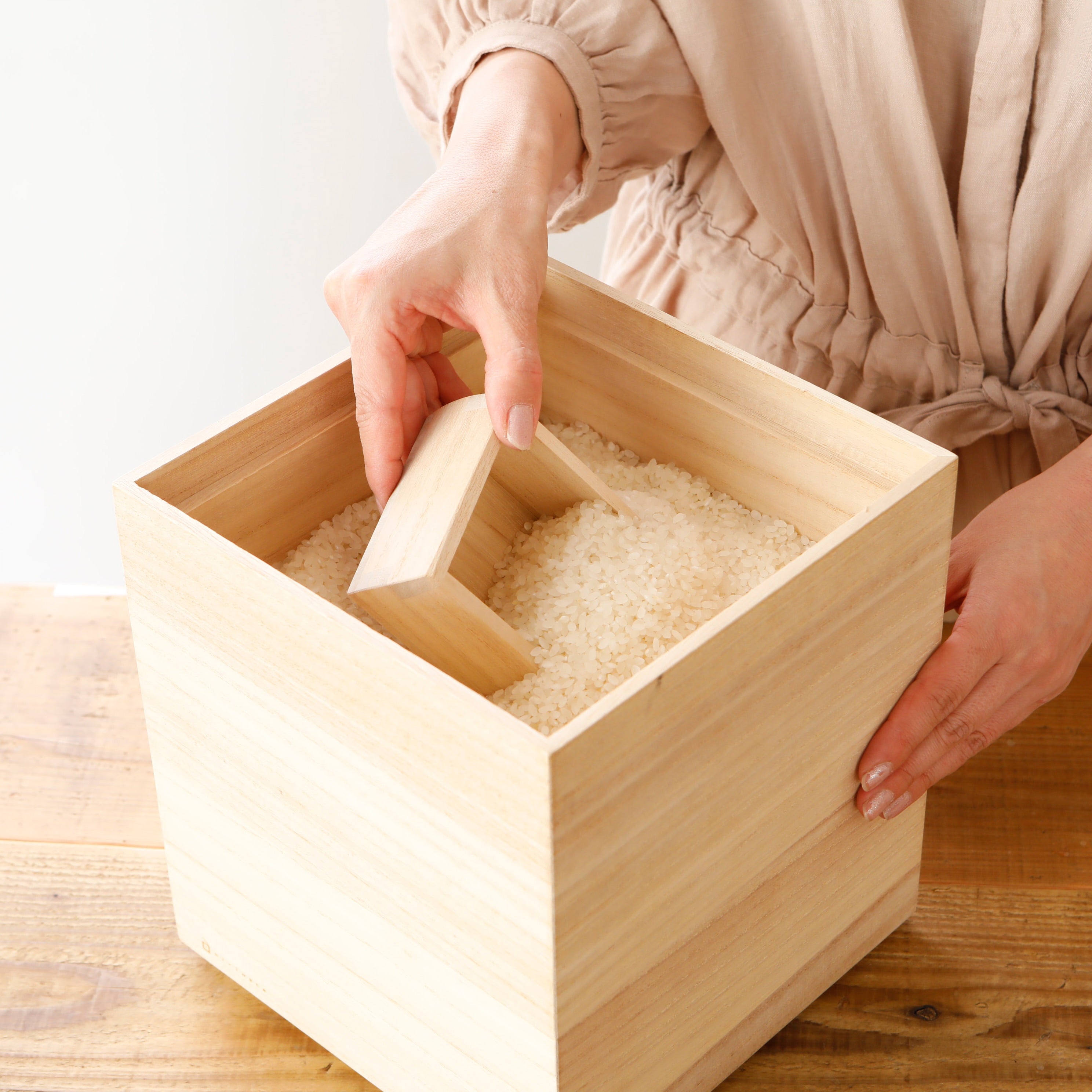 Eco-Friendly Paulownia Wood Rice Bin with Magnetic Measuring Cup