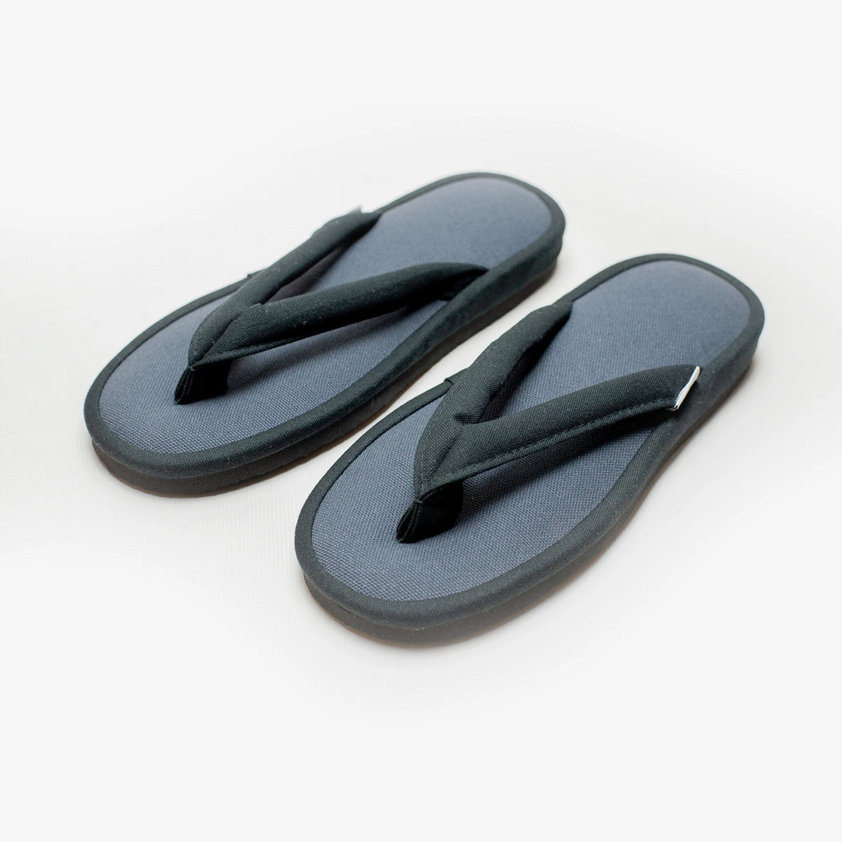 Lamp black canvas zori room sandals, angled view #Color_Lamp Black