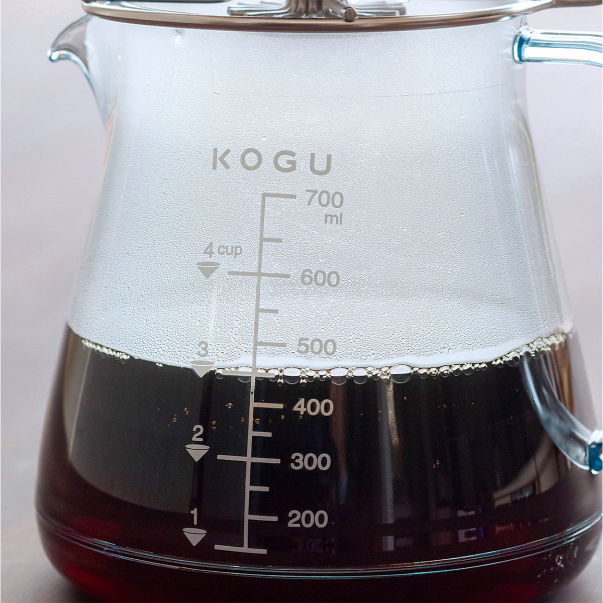 Easy-to-read measuring marks on the coffee server