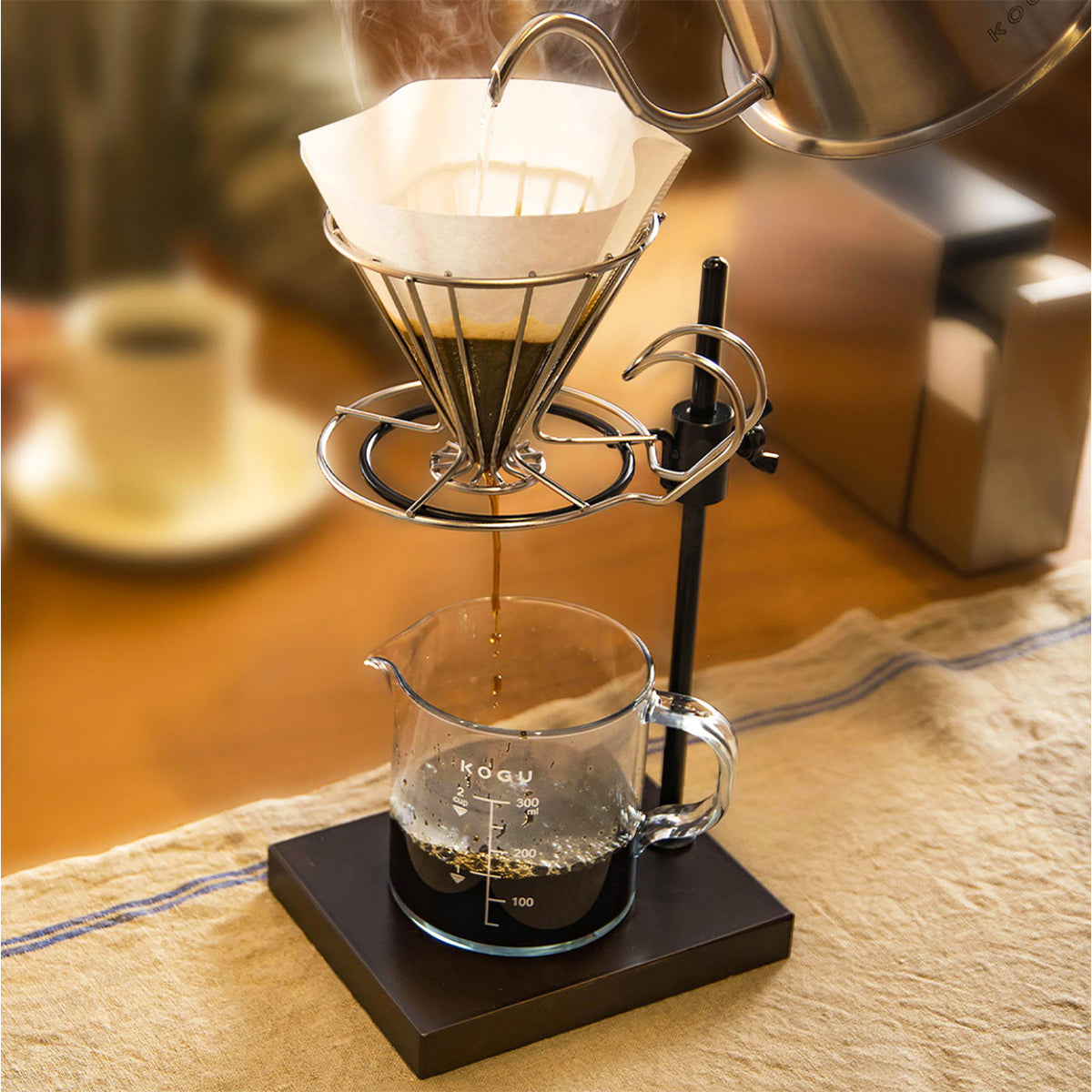 Brewing into the server on a dripper stand