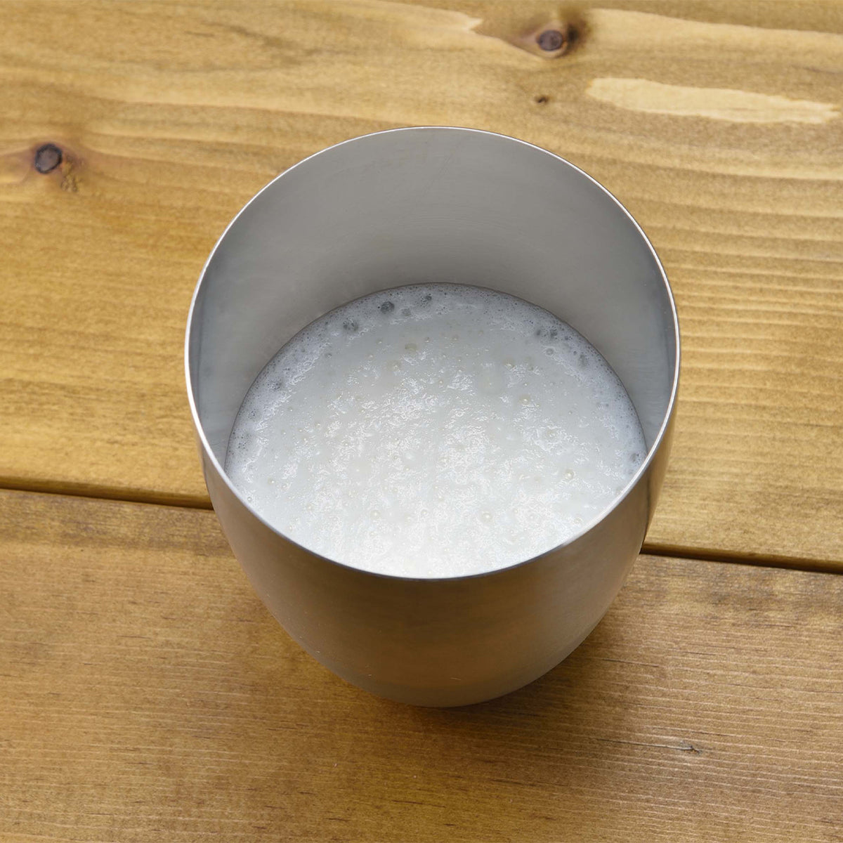 Fluffy milk foam made in the Shake de Latte