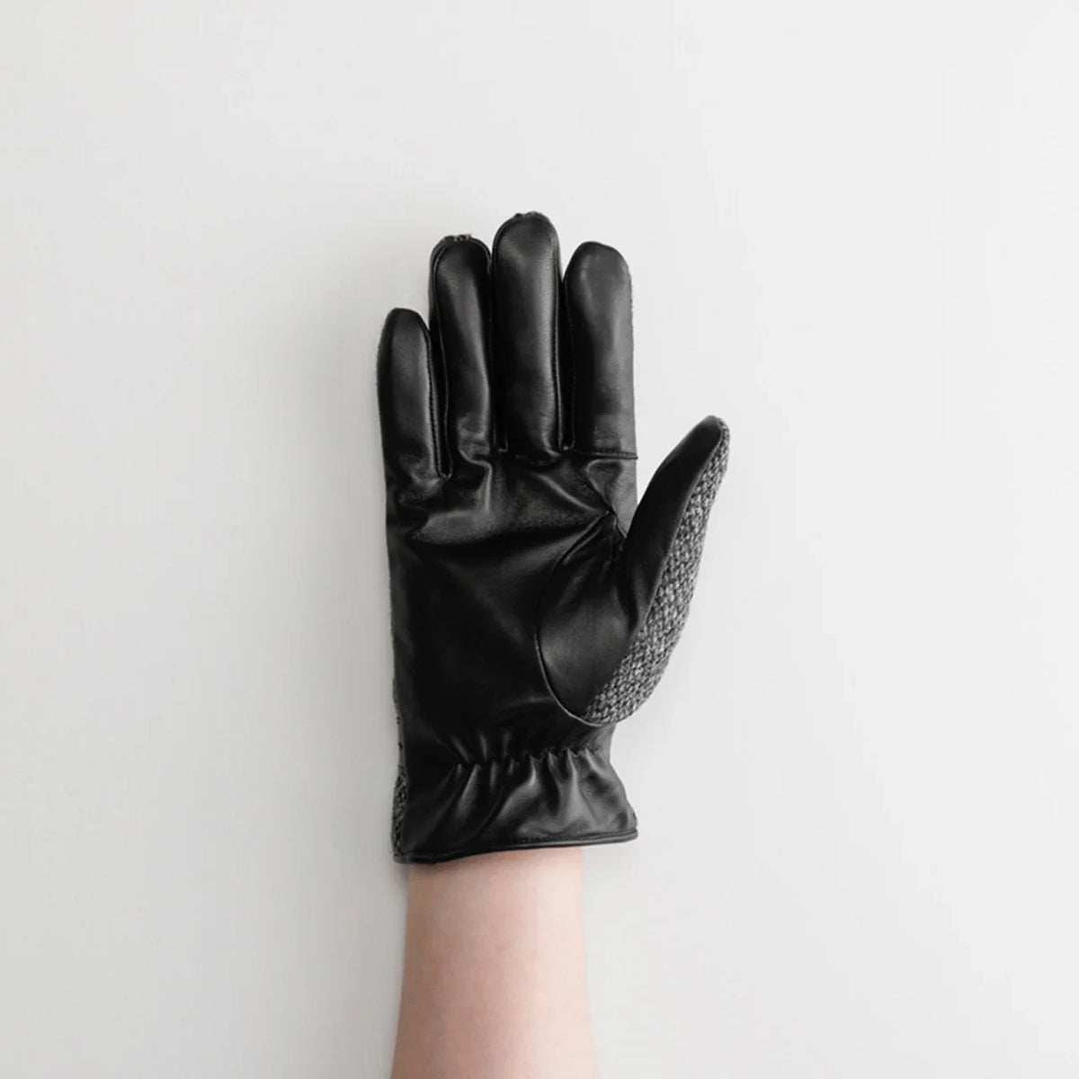 Wearing Kuroda men’s Harris Tweed gloves