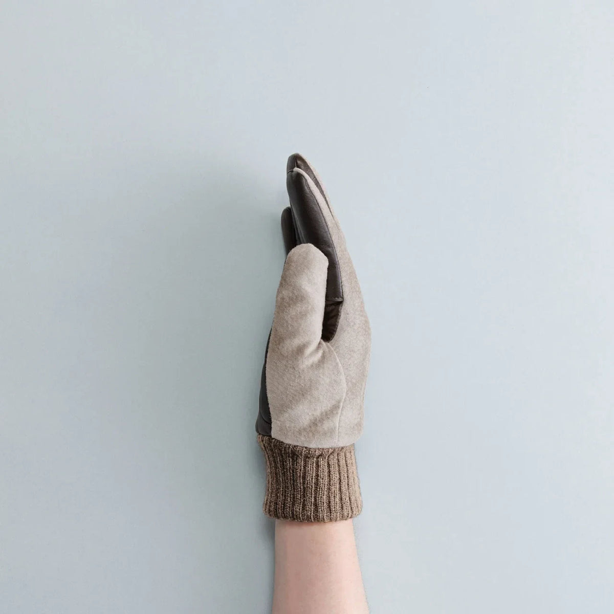 Kuroda men’s gloves, side view