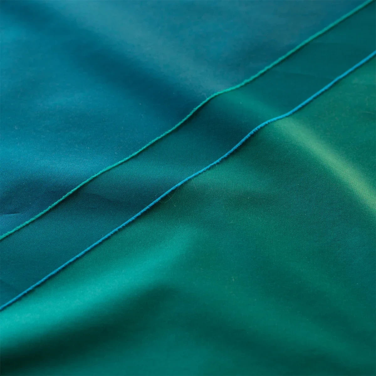 Three-dimensional woven texture of the repel. fabric