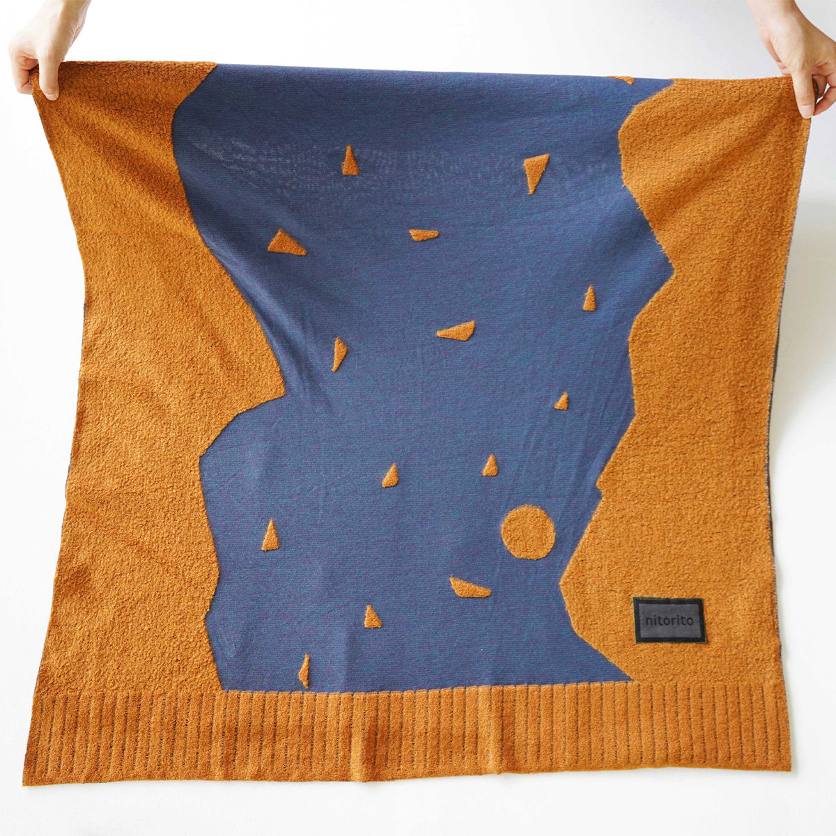 Moon and mountain pattern of the camel stole