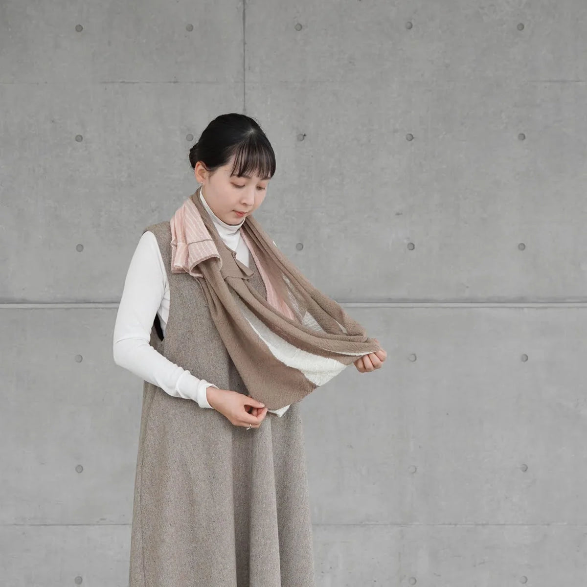 Wearing the beige nitorito sora snood