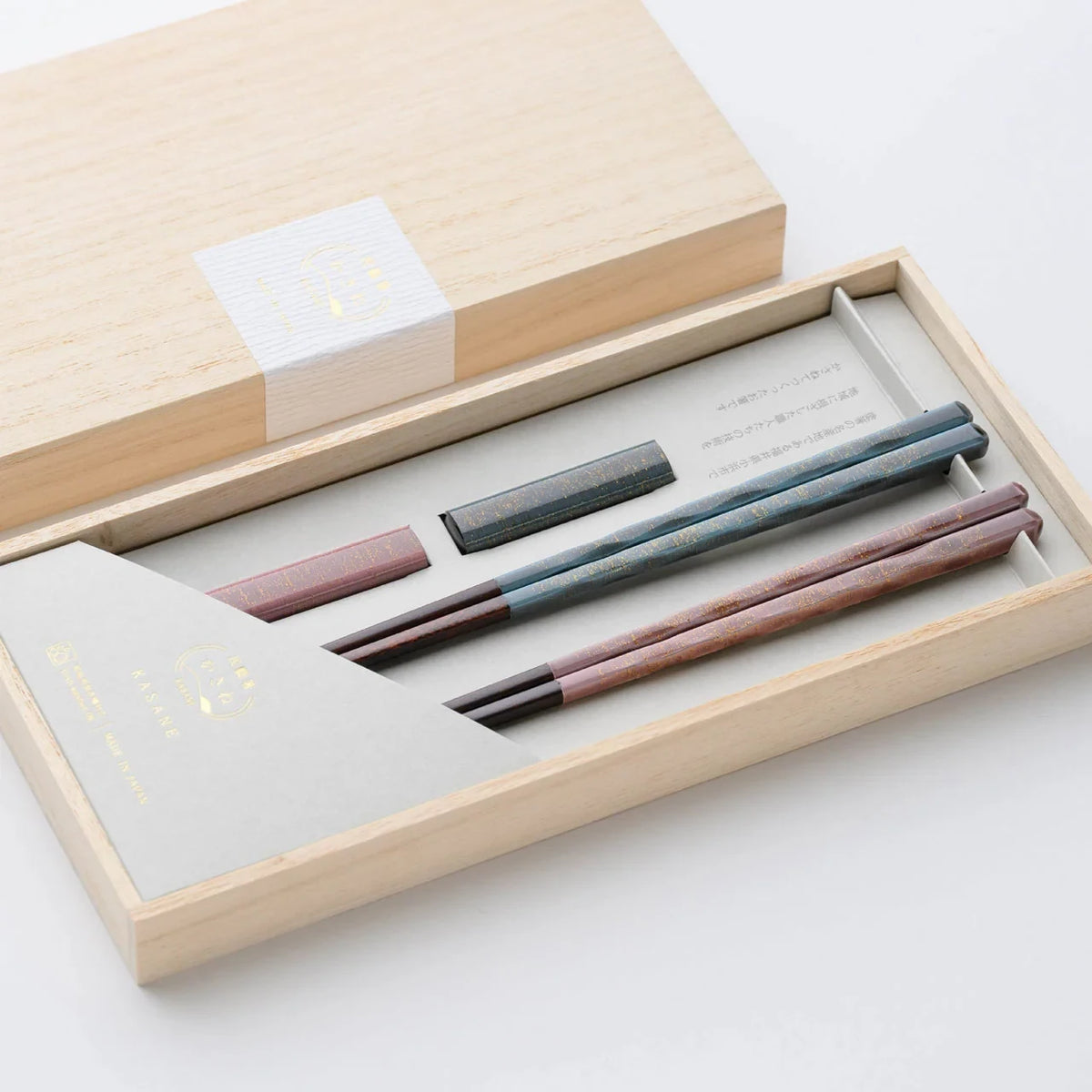 Mingei Kasane pair gift set with matching chopstick rests in a paulownia box