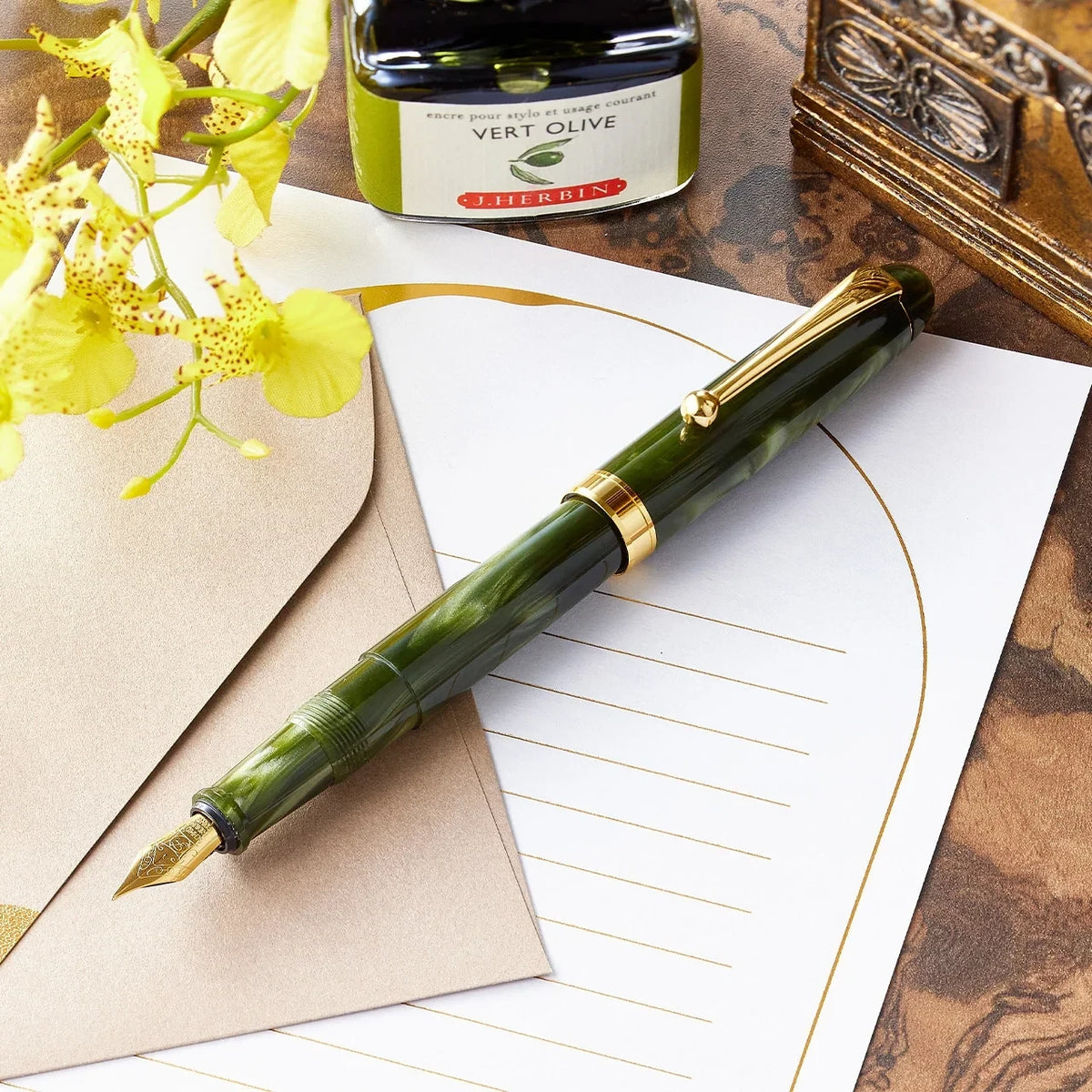 Handmade acrylic fountain pen in deep green