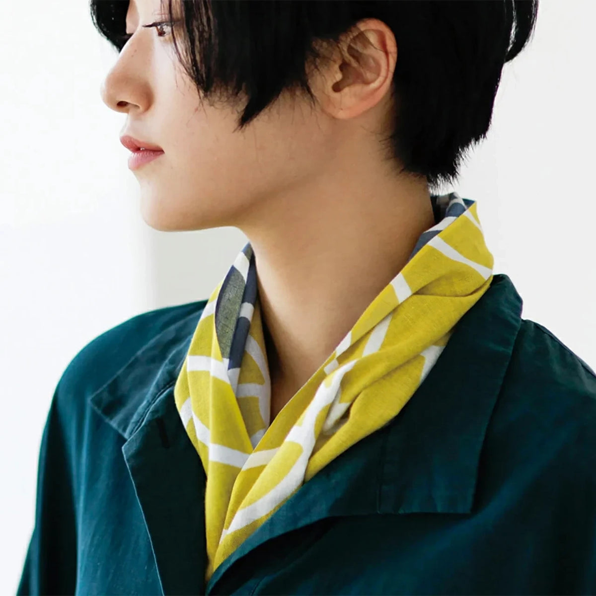 hirali reversible tenugui, Hoshizukiyo design in use