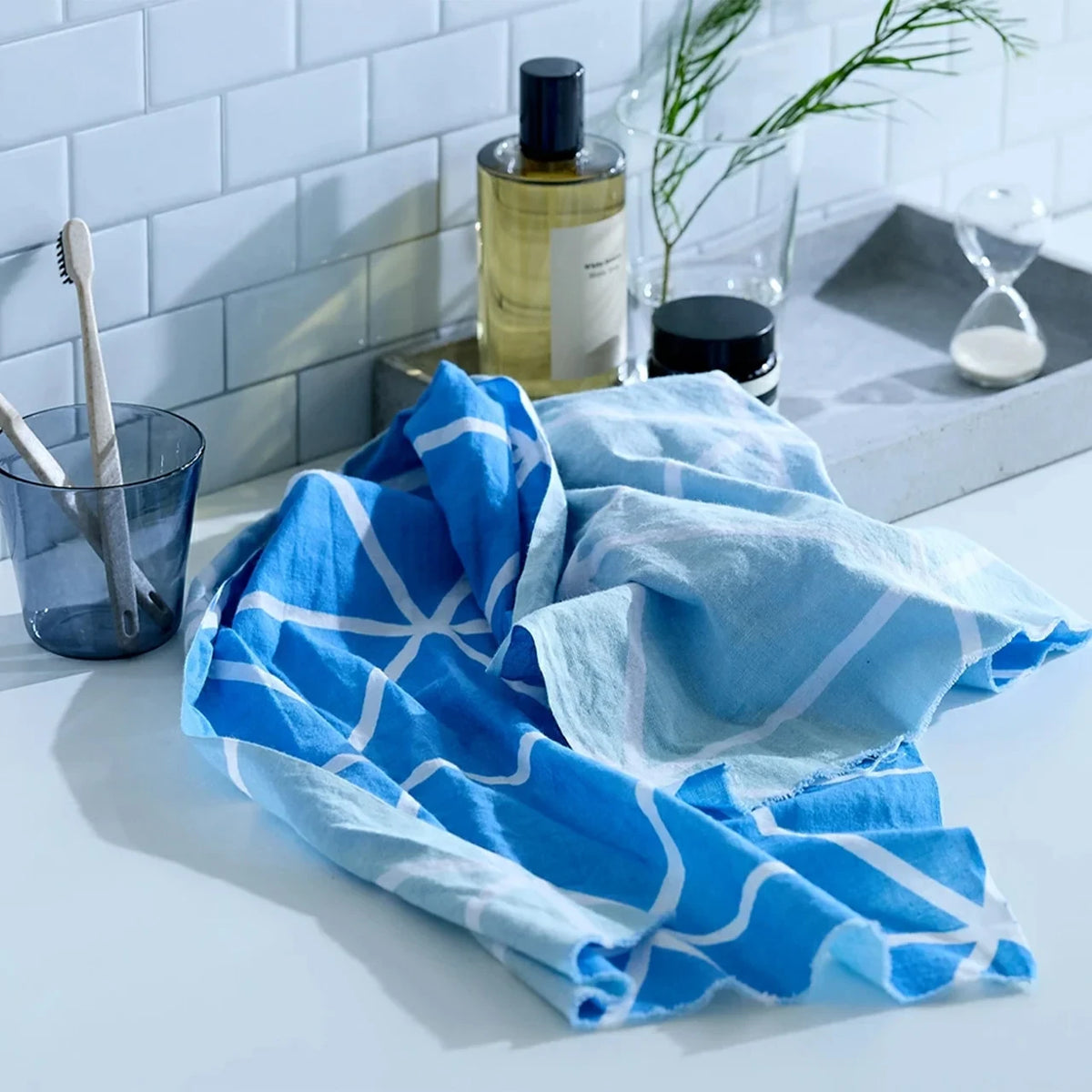 hirali reversible tenugui, Natsu no Misaki design in use