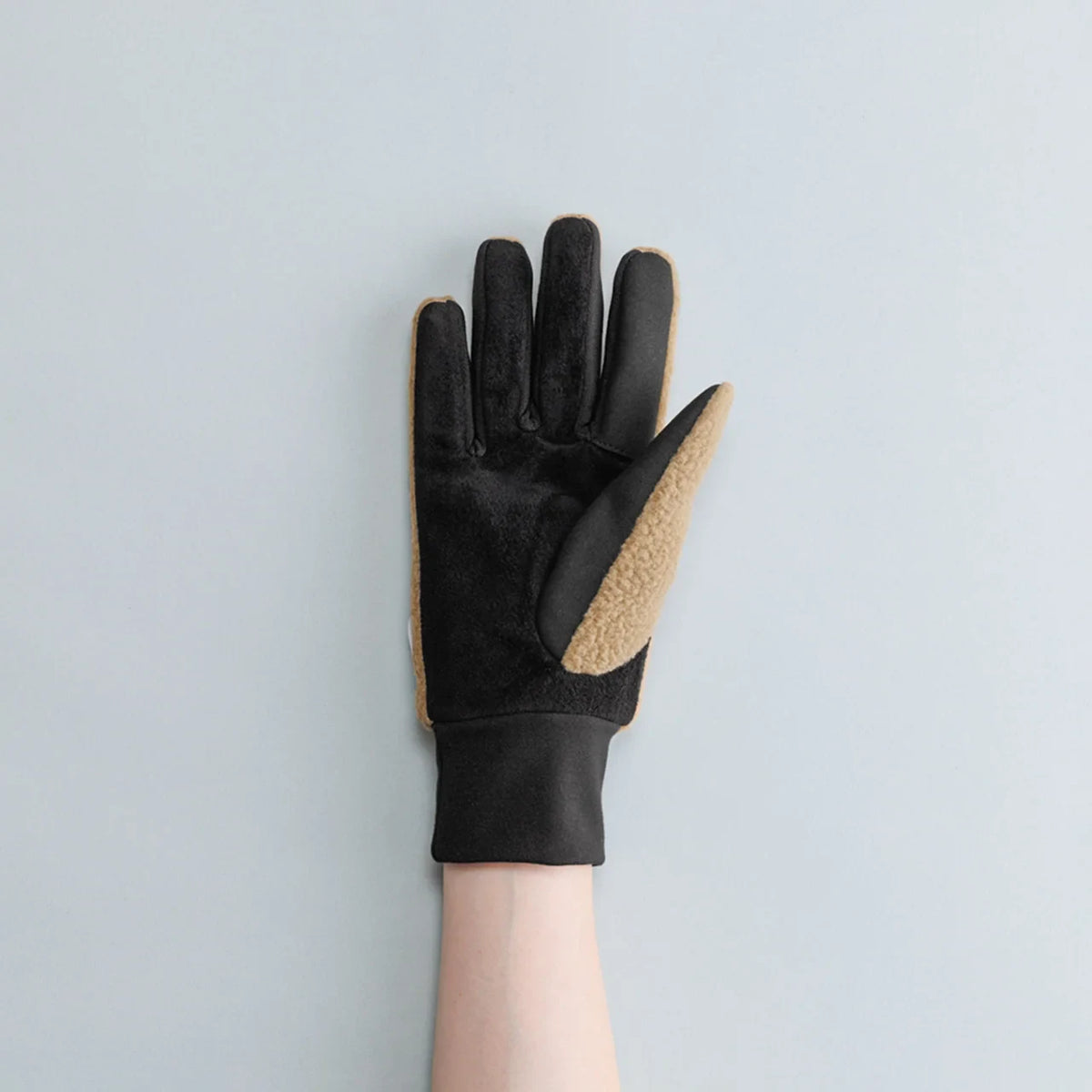 Wearing Kuroda women’s fleece gloves in black