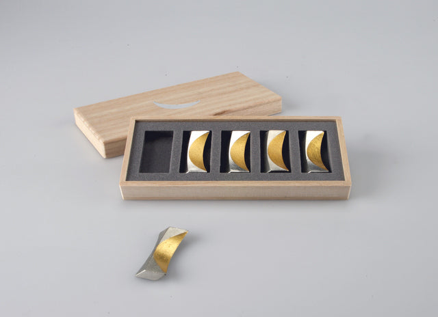 Chopstick rest "Moon" / Gold leaf -Nousaku -