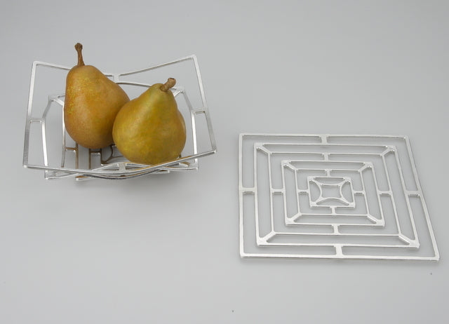 Curved vessel KAGO -Nousaku-