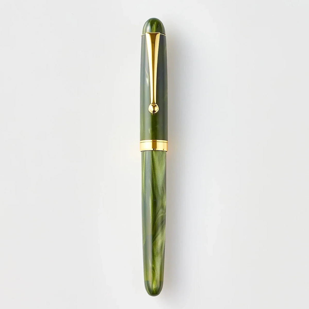 Acrylic fountain pen Gradation Green with gold trim